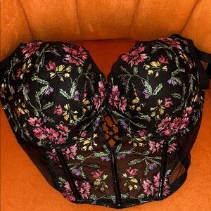 Victoria's Secret Black Floral Embroidered Bra